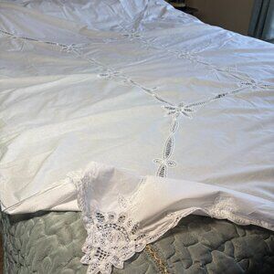 White Eyelet Tablecloth 82 x 64 inches